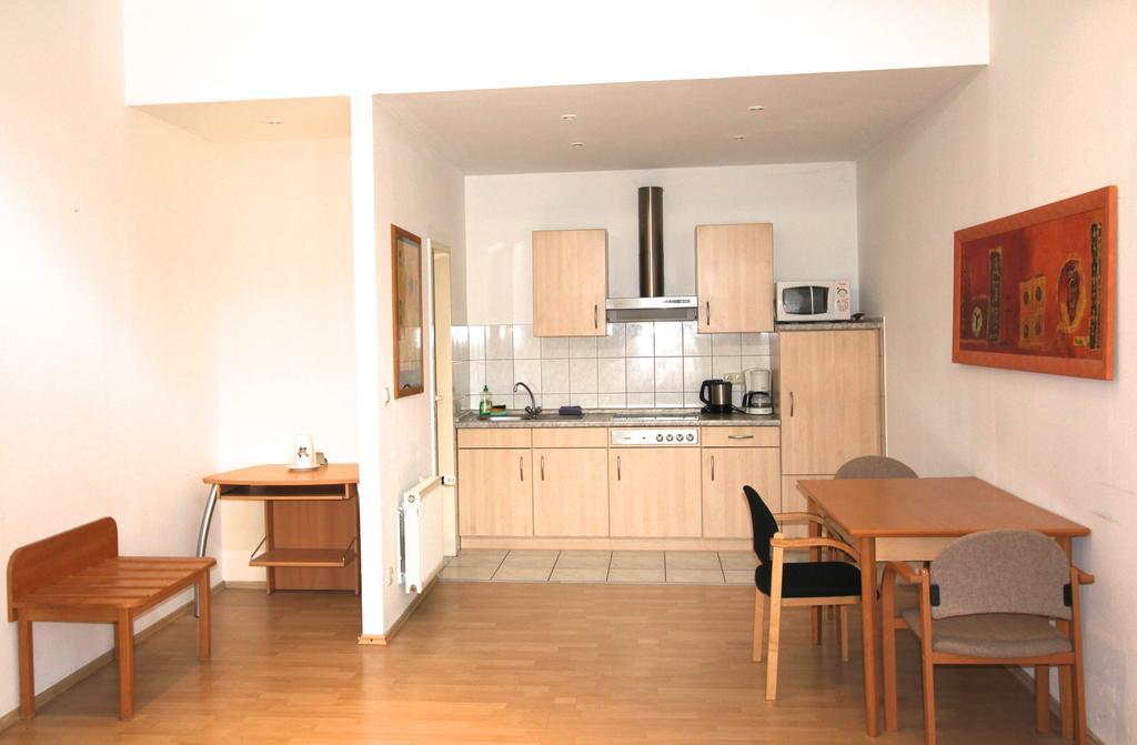 Apartmenthaus Alt Graz Düsseldorf Oda fotoğraf