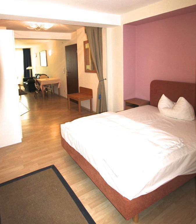 Apartmenthaus Alt Graz Düsseldorf Oda fotoğraf
